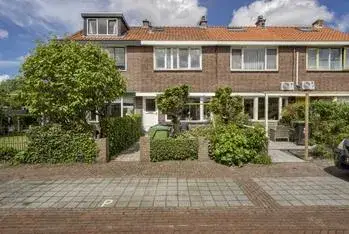 Terraced house for sale: Donklaan 13, Dobbewijk Voorschoten