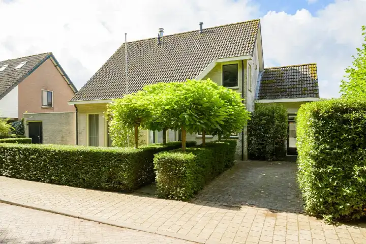 Vrijstaande woning te koop: Donkslagen 57, Overkroeten Breda