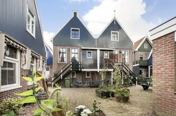 Tussenwoning te koop: Doolhof 67, Volendam-Oude kom Volendam