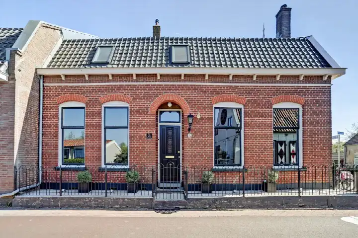 Hoekwoning te koop: dorpsdijk 213, Tijsjesdijk Rhoon