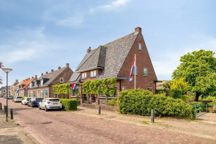 Twee-onder-één-kap te koop: Dorpsstraat 135, Noordpolder Benthuizen