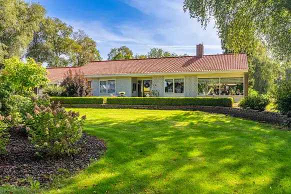 Detached house for sale: Dorpsstraat 135, Vriescheloo-Zuid Vriescheloo