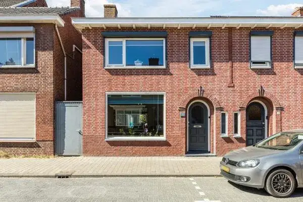 Twee-onder-één-kap te koop: Dorpsstraat 22, Ossendrecht Ossendrecht