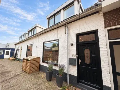 Terraced house for sale: Dorpsstraat 247, Buitengebied Hazerswoude-Dorp Hazerswoude-Dorp
