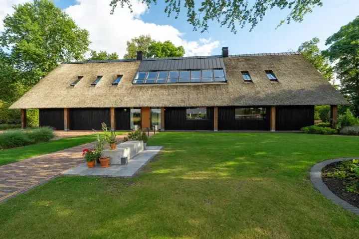 Vrijstaande woning te koop: Dorpsstraat 28, Zuidlaarderveen Zuidlaarderveen