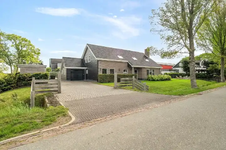 Vrijstaande woning te koop: Dorpsstraat 39, Haringhuizen (woonkern) Haringhuizen