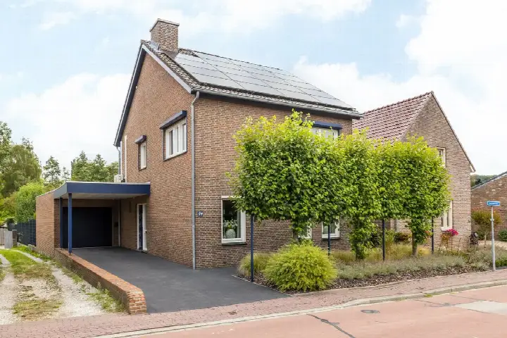 Detached house for sale: Dorpsstraat 54, Schinnen Schinnen