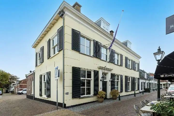 Corner house for sale: Dorpsstraat 73, Middelbuurt Warmond