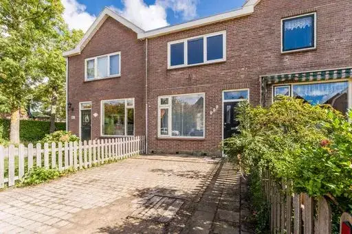 Tussenwoning te koop: Dorpsstraat 929, Waterrijk West Assendelft