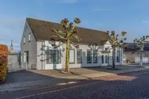 Twee-onder-één-kap te koop: Dorpstraat 119, Broekerstraat Leende