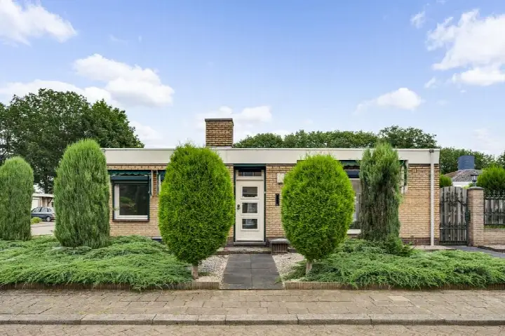 Vrijstaande woning te koop: Dorpstraat 26, Buchten Buchten
