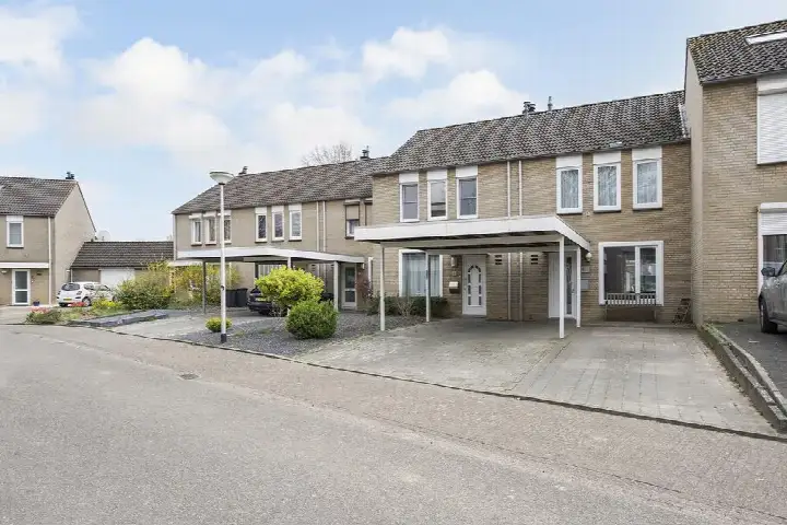 Hoekwoning te koop: Dorpstraat 31, Buchten Buchten