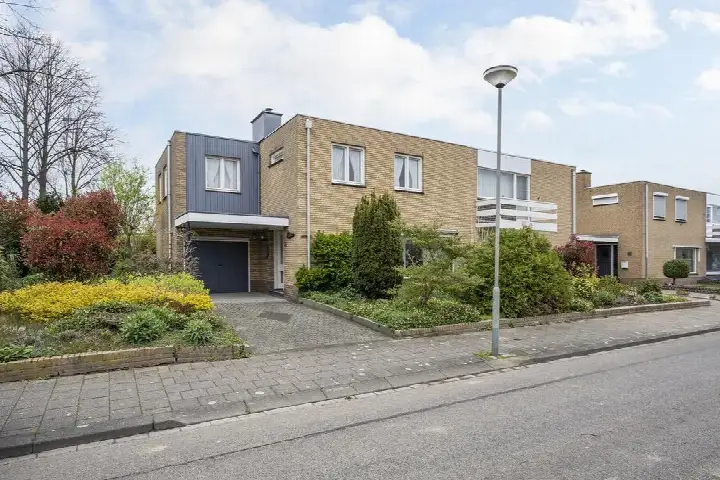 Vrijstaande woning te koop: Dorpstraat 40, Buchten Buchten
