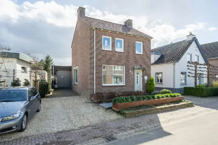 Hoekwoning te koop: Dorpstraat 5, Buchten Buchten