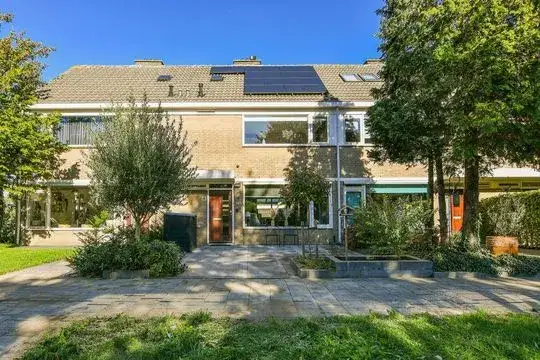 Terraced house for sale: Dorpstraat 60, Nieuw-Vennep Welgelegen Nieuw-Vennep