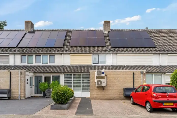 Terraced house for sale: Dorthstraat 17, Huibeven Oost Tilburg