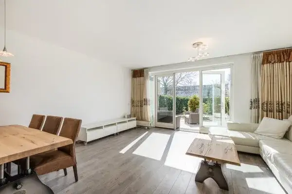 Terraced house for rent: Dosiostraat 182, Prinsenland Rotterdam