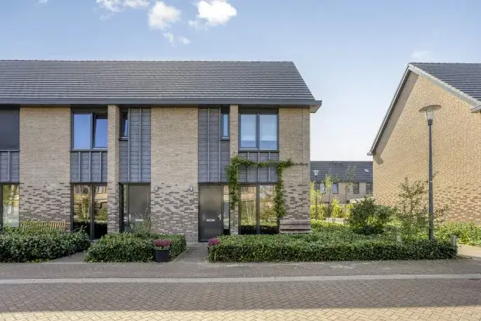 Hoekwoning te koop: Douglashout 110, Woensel-West Eindhoven