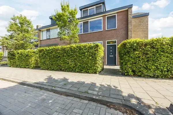 Corner house for sale: Douwes Dekkerlaan 21, Schrijversbuurt Papendrecht