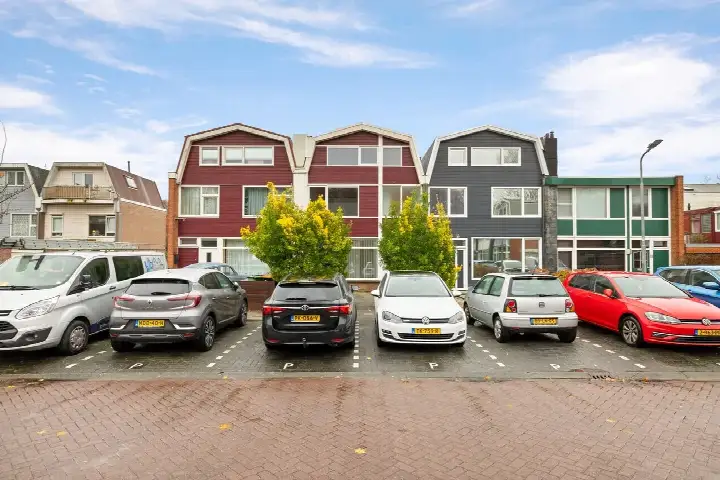 Terraced house for sale: Dovenetelweg 69, Kogerveld Zaandam