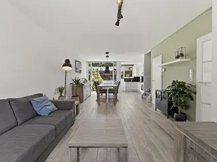 Terraced house for sale: Dr. A. Brediusstraat 25, Houtwijk 'S-Gravenhage