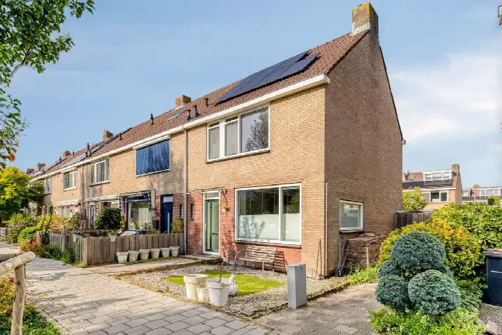 Hoekwoning te koop: Dr. Albert Schweitzerlaan 131, Wheermolen-Oost Purmerend