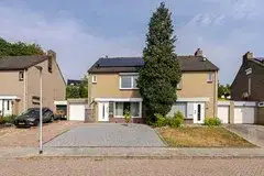 Tussenwoning te koop: Dr. Albert Schweitzerstraat 40, De Dem en omgeving Hoensbroek