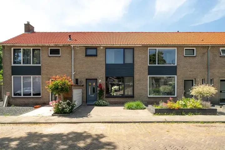 Terraced house for sale: Dr. Bezoenstraat 5, Park Stokhorst Enschede