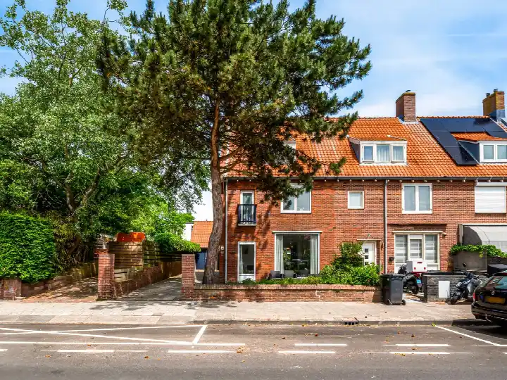 Corner house for sale: Dr C A Gerkestraat 131, Brederode- Gerkestraat e.o. Zandvoort