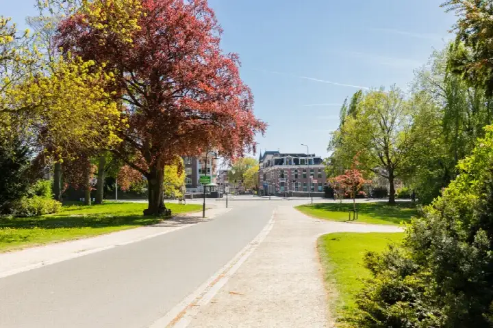 Terraced house for sale: Dr. C. Hofstede de Grootkade 1A, Schildersbuurt Groningen