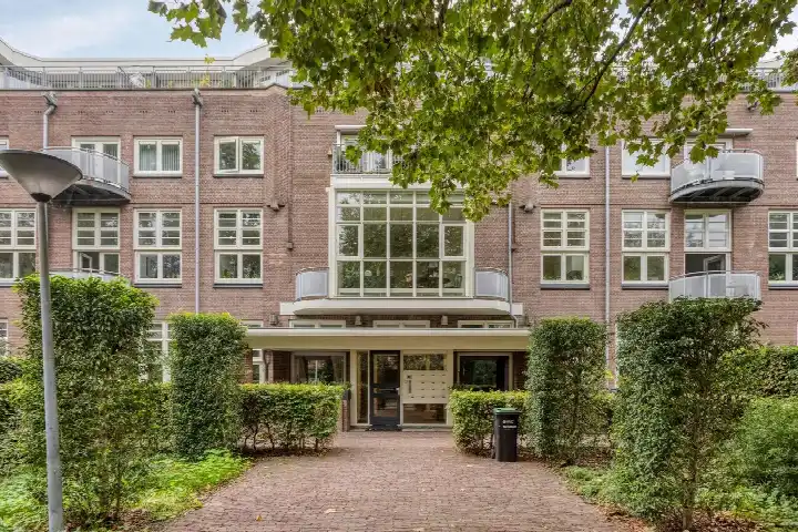Apartment for sale: Dr. C.W.H. van Raaltenpark 13, Schilders- en Waddenbuurt Zaandam