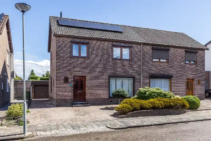 Hoekwoning te koop: Dr Goossensstraat 4A, Berg Berg En Terblijt