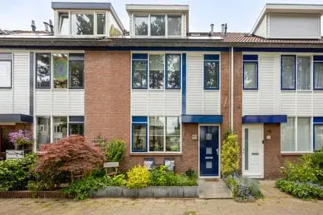 Terraced house for sale: Dr. J. Presserstraat 52, Houtwijk 'S-Gravenhage