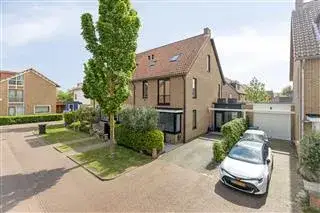 Terraced house for sale: Dr. J. Wasscherstraat 40, Oosteinde Aalsmeer