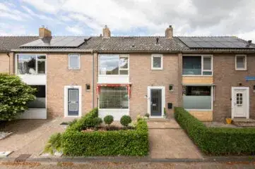 Terraced house for sale: Dr. Kuyperlaan 23, Noordoosthoek Sneek