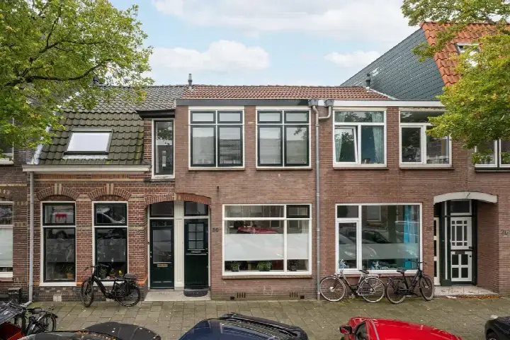 Tussenwoning te koop: Dr. Leijdsstraat 30, Generaalsbuurt Haarlem