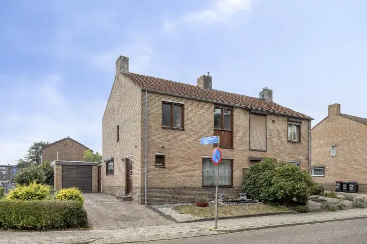 Semi-detached for sale: Dr. Marga Klompéstraat 2, Waubach Landgraaf