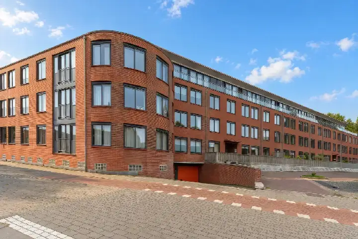 Appartement te huur: Dr. P.J.H. Cuypersplein 1-17, Johannes Geradtswegbuurt Hilversum