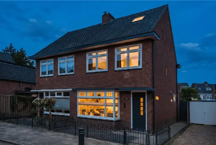 Twee-onder-één-kap te koop: Dr. Schaepmanstraat 19A, Noord Hengelo