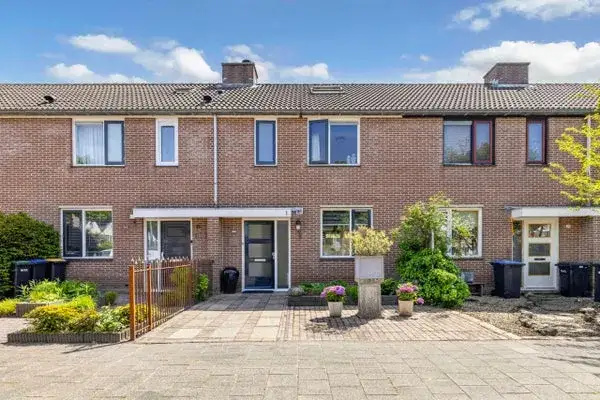 Terraced house for sale: Dr. W.M. Verhaarlaan 19, Emmeloord-de Erven Emmeloord