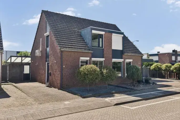 Twee-onder-één-kap te koop: Dr. Willem Dreesstraat 4, De Dem en omgeving Hoensbroek