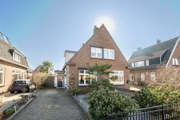 Twee-onder-één-kap te koop: Dr. Langemeijerweg 12, Rheden Rheden