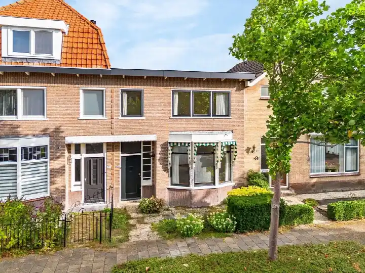 Tussenwoning te koop: Drieboomlaan 161, Hoorn Noord - Buurt 12 02 Hoorn