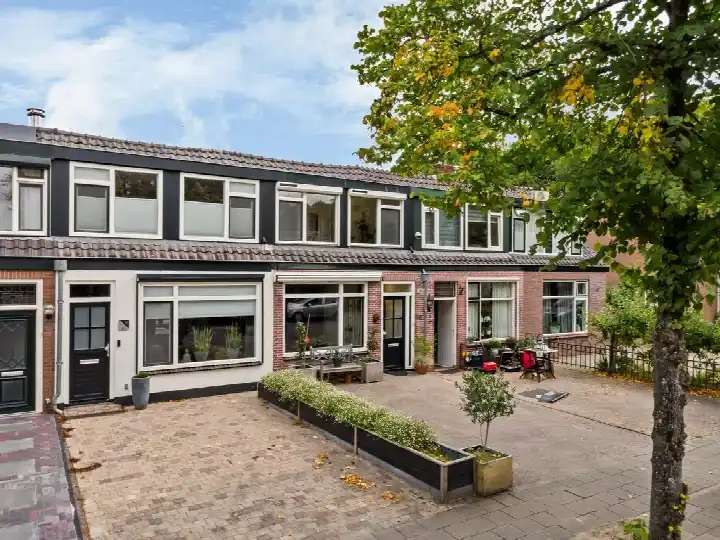 Tussenwoning te koop: Driehoekslaan 10, Zeeheldenbuurt Maarssen