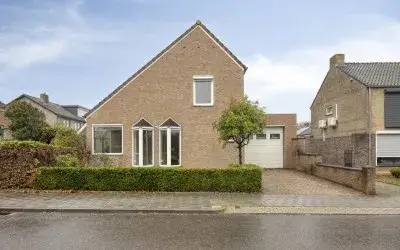 Detached house for sale: Driekuilenstraat 1A, Elsloo Elsloo