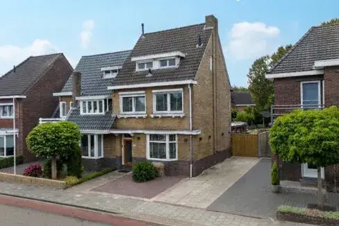 Corner house for sale: Drievogelstraat 123, Spekholzerheide Kerkrade