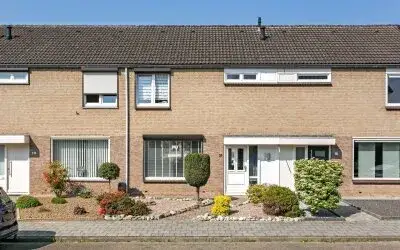 Terraced house for sale: Dross Wilkinstraat 21, Elsloo Elsloo