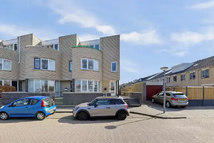 Hoekwoning te koop: Druivenstraat 1, Parkwijk Zuidoost Almere