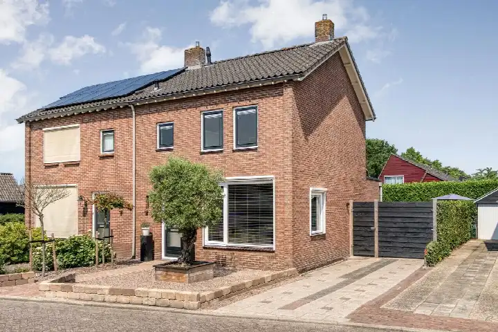 Semi-detached for sale: Ds A.C. van Raalteweg 27, Wanneperveen Wanneperveen