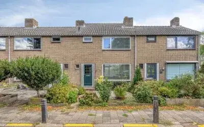 Terraced house for sale: Ds. van Couwenhovelaan 63, Dorp Bergschenhoek Bergschenhoek